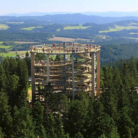 Отель Novohradska Ческе-Будеёвице Экстерьер фото