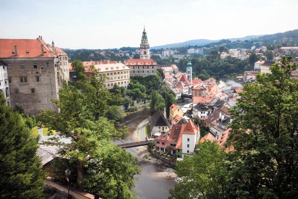 Отель Novohradska Ческе-Будеёвице Экстерьер фото