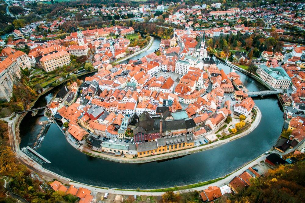 Отель Novohradska Ческе-Будеёвице Экстерьер фото