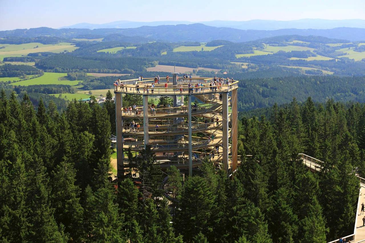 Отель Novohradska Ческе-Будеёвице Экстерьер фото